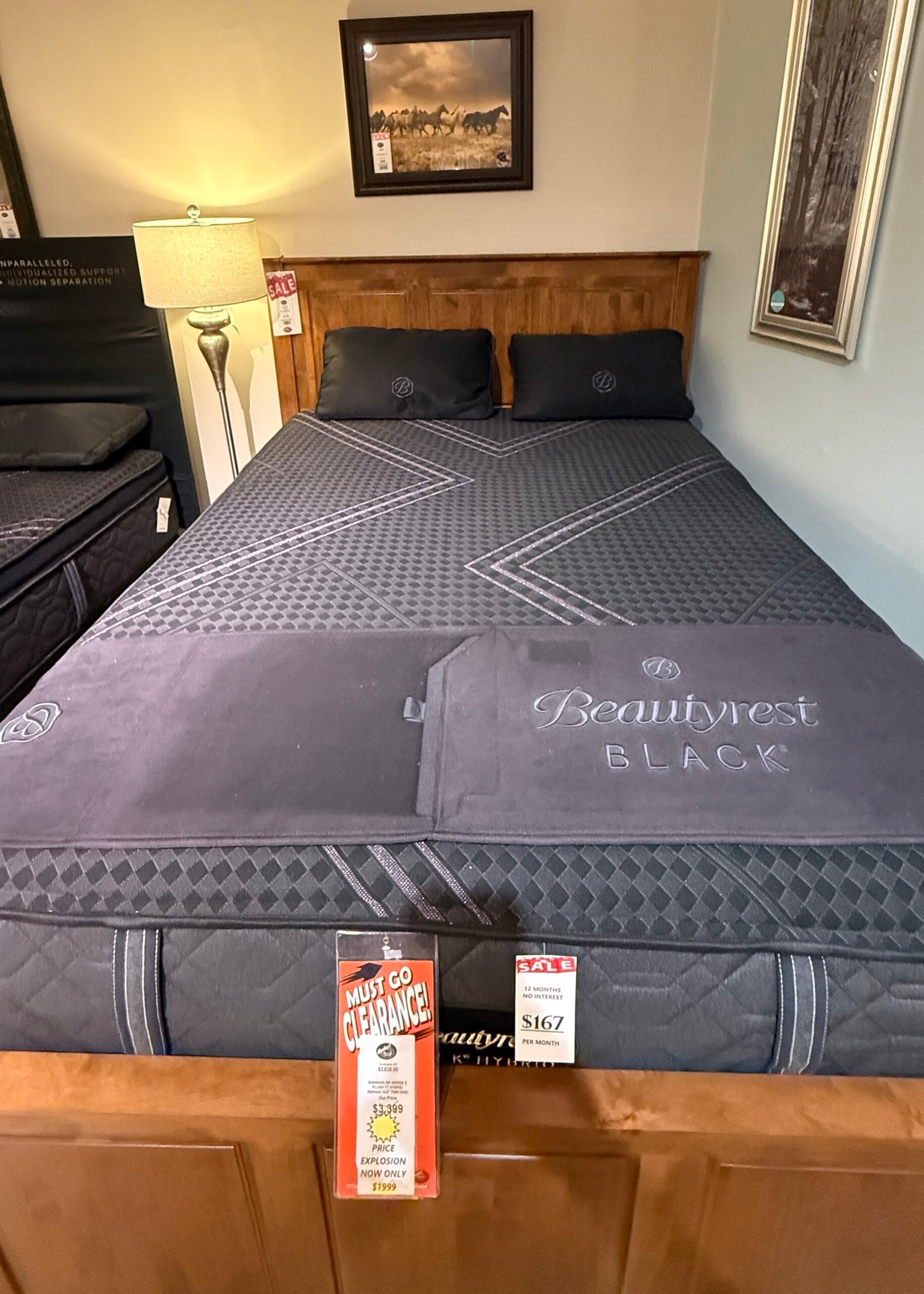 Beautyrest Black Series 2 Plush Tight Top Hybrid Mattress Queen
